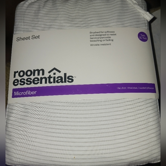Room Essentials Striped Sheet Set - Picture 1 of 4